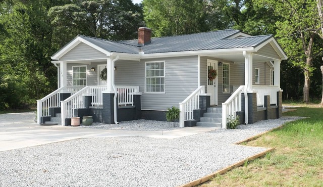 Beautiful 3/2 Family Home