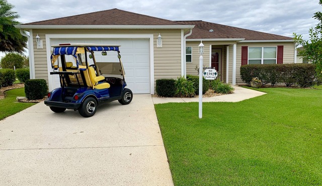 Beautiful 3/2 Home with gas Golf Cart & WiFi Located in Tamarind Grove