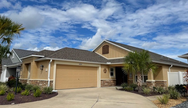 Beautiful 3/2 Villa Walking distance to Brownwood w/BBQ & Golf Cart!