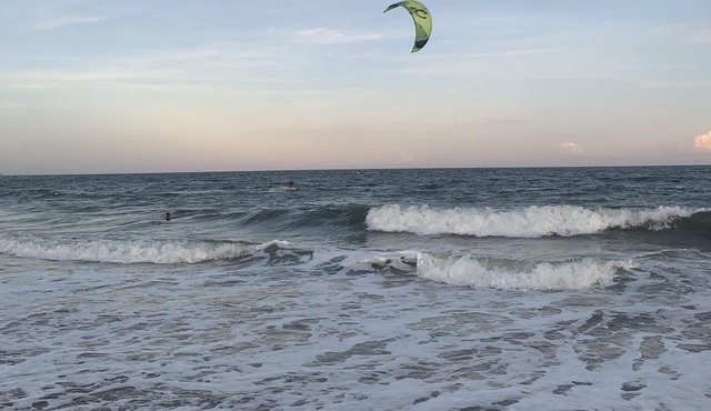 Beautiful 3 bdr Cottage steps from the Bay