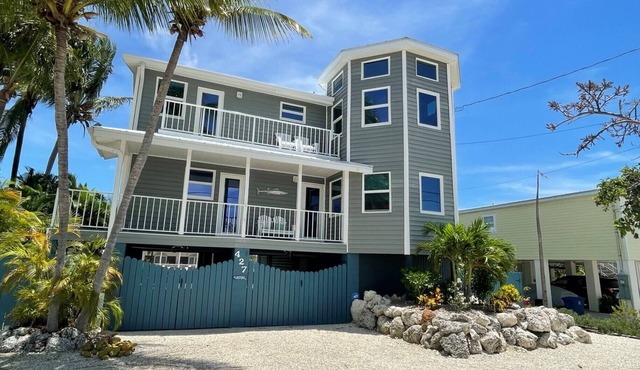 Beautiful 3 Bedroom Canal Home in Little Torch Key, FL w/Great Boating Access