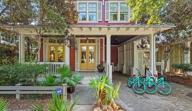Beautiful 3 Bedroom 30A Vacation Home- Steps to Watercolor Pool & Green