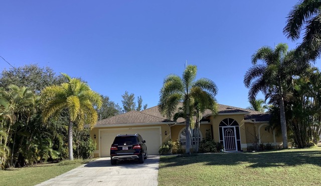 Beautiful 3 bed/2 bath home in one of the best locations in Cape Coral