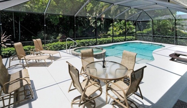 BEAUTIFUL 3 Bed/2 Bath Home in RiverPoint w/Heated Pool, FREE WiFi, 2 miles.