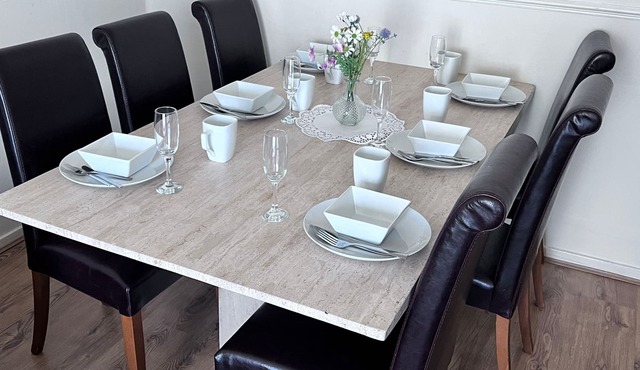 Beautiful 3-Bed House in High Wycombe