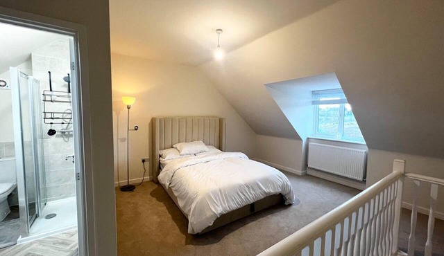 Beautiful 3-bed House in Bradford