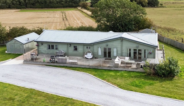 Beautiful 3-Bed Luxury Private Lodge in York