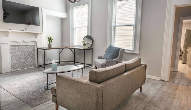 Beautiful 3-Bed w/Parking Near AGH & Stadiums