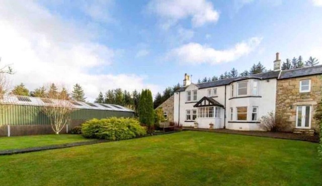 Beautiful 3 bedroom rural farmhouse near West Kilbride, sleeps 7