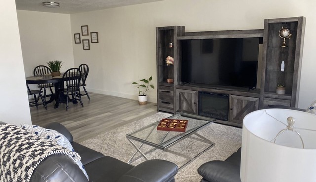 Beautiful 3 bedrooms house by SLCC