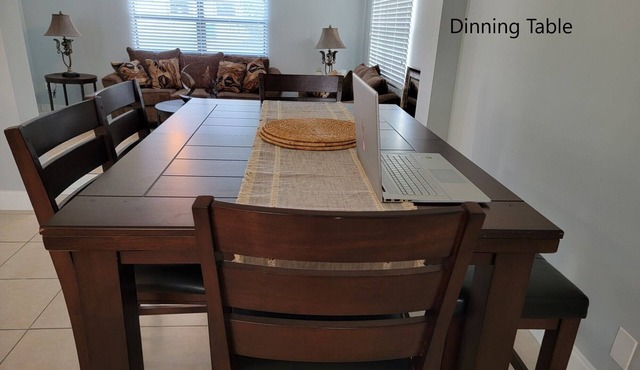 Beautiful 3 bedroom house 5 mins from Singer Island Beach!