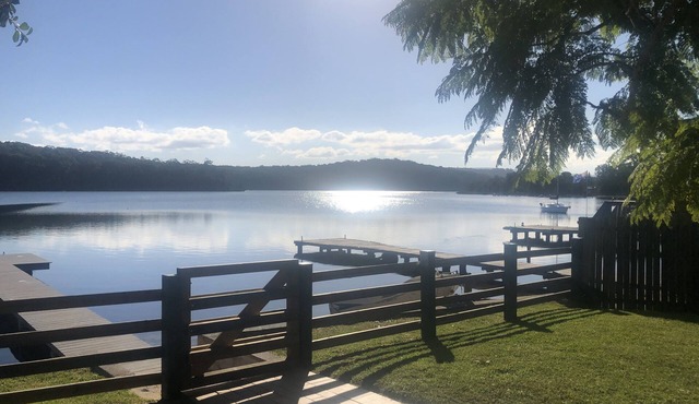 Beautiful 3 Bedroom Waterfront Log Cabin with own Jetty at Fabulous Burrill Lake