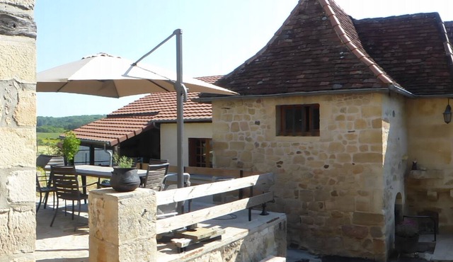 Beautiful 3 bedroom family home between Lascaux and Hautefort