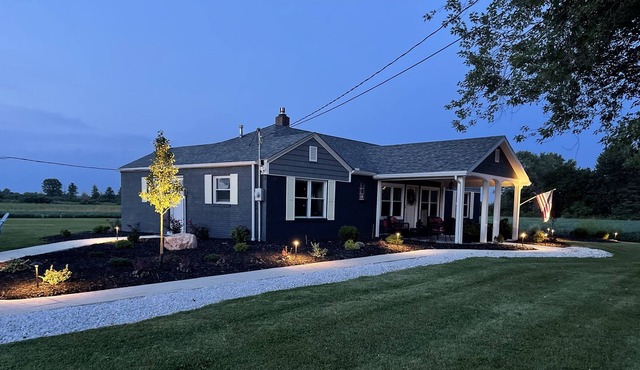Beautiful 3 bedroom country home 5 minutes from Port Clinton and Jet Express.