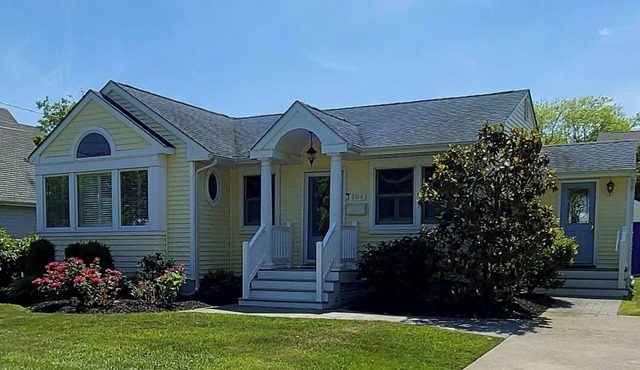 Beautiful 3 Bedroom, 2 Bath HomenOpen Concept, Sleeps 6