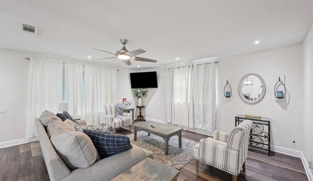 Beautiful 3 bedroom 2 1/2 bath in Bridge city