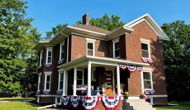 Beautiful 3 bedroom, 3 1/2 bath home in the Heart of Newton