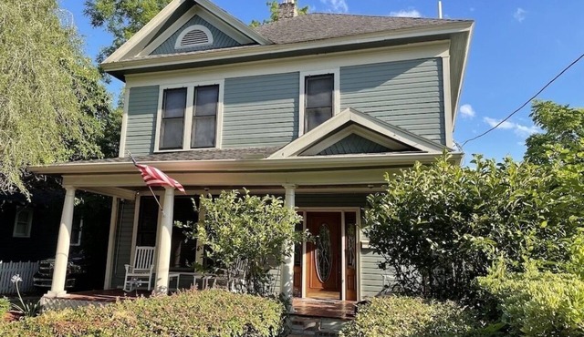 Beautiful 3 bedroom apt Historic Ocala 1891