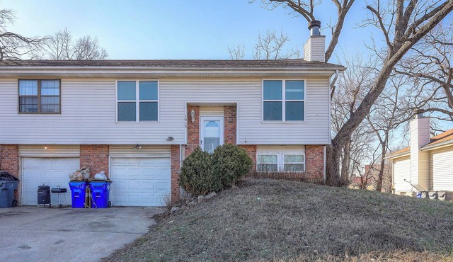 Beautiful 3-bedroom condo with AC in charming Olathe