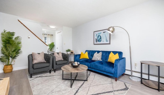 Beautiful 3 bedroom Condo in Hartford!