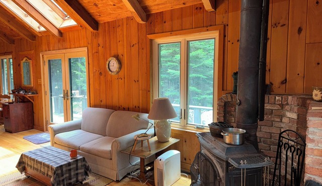 Beautiful 3-bedroom estate in Long Lake perfect for relaxing getaway