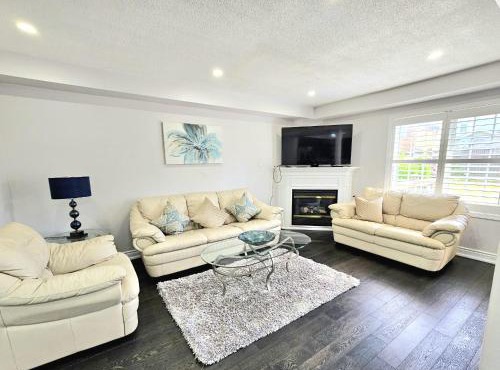 Beautiful 3 bedroom Entire detached home