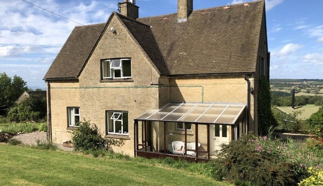 Beautiful 3 bedroomed Cotswolds Farmhouse