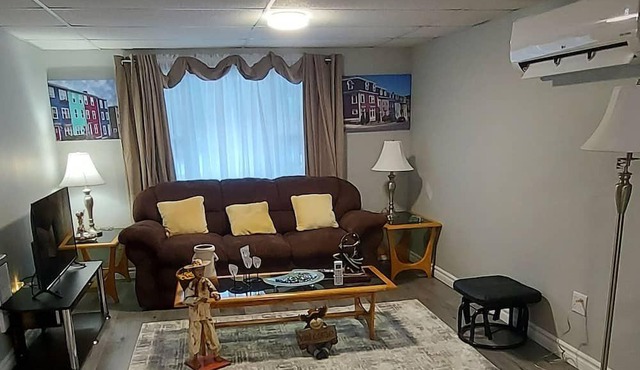 Beautiful 3 Bedroom Home close to beach and hiking trails.