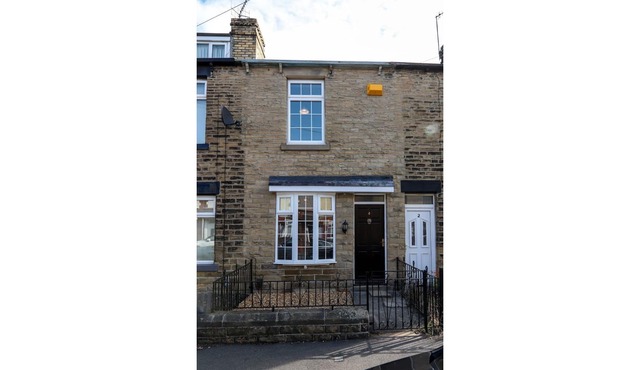 Beautiful 3 Bedroom house - Sleeps 5 Free parking