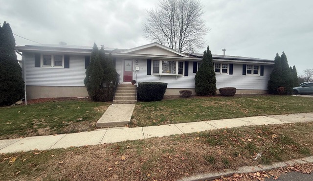 Beautiful 3-bedroom house in welcoming Stratford with AC