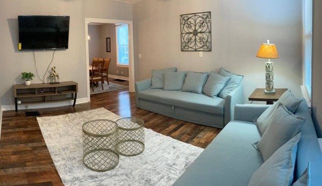 Beautiful 3 bedroom house Downtown Hamilton near Spooky nook/Miami University