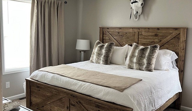 Beautiful 3-bedroom house in fabulous Saratoga perfect for your getaway!