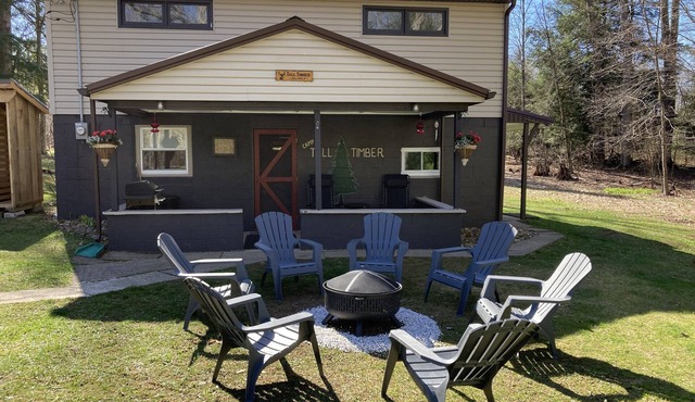 Beautiful 3 bedroom home/cabin recently remodeled!