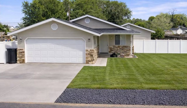Beautiful 3-bedroom house with AC in adorable Gooding