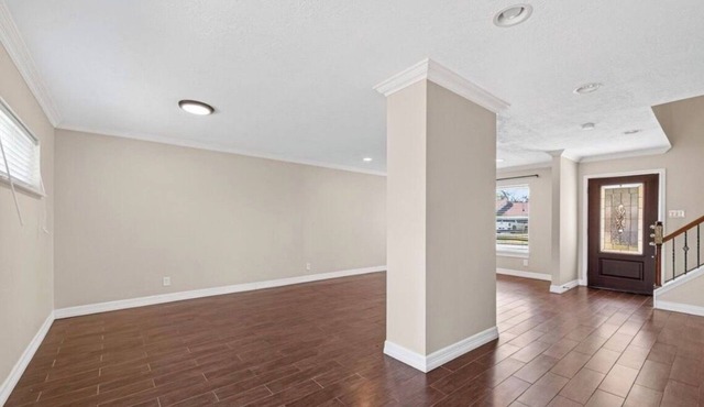 Beautiful 3-bedroom house with AC in fantastic Houston neighborhood