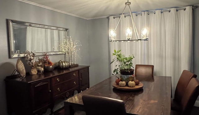 Beautiful 3 bedroom house close to airport, downtown, stadium, and more!