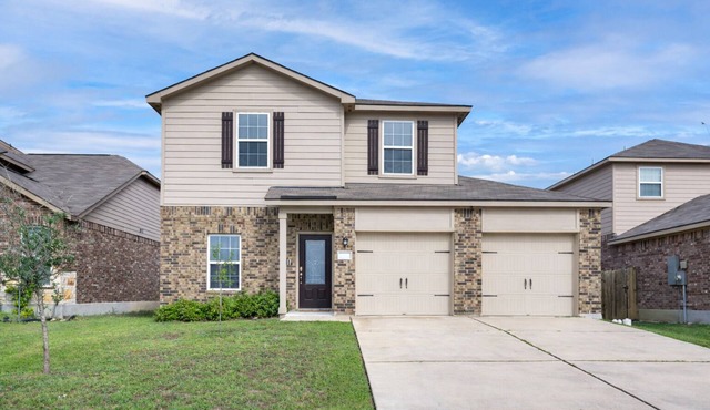 Beautiful 3-bedroom house with streaming services in wonderful Manor Area
