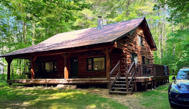 Beautiful 3 Bedroom Log Cabin - White Mountains