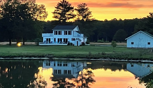 Beautiful 3-bedroom Miles River waterfront in tranquil Easton - Relax and unwind