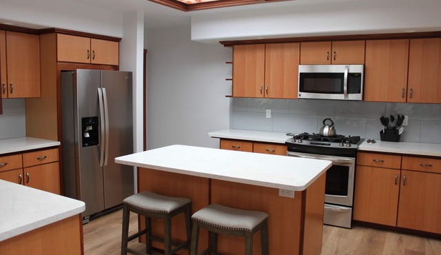 Beautiful 3 Bedroom Rainforest Retreat, minutes from HVNP