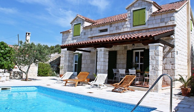Beautiful 3 Bedroom Stone House With a Heated Pool