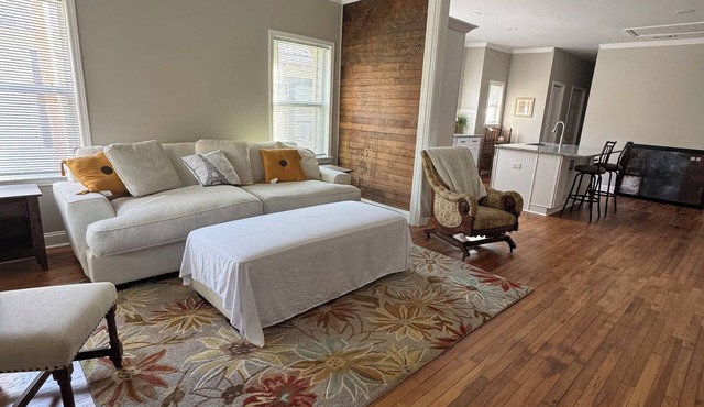 Beautiful 3-bedroom house with AC in Birmingham's Entertainment District.