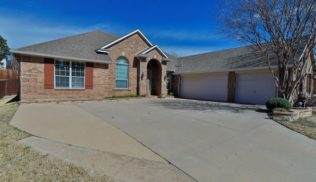 Beautiful 3-bedroom house with pool in welcoming Fort Worth Alliance area