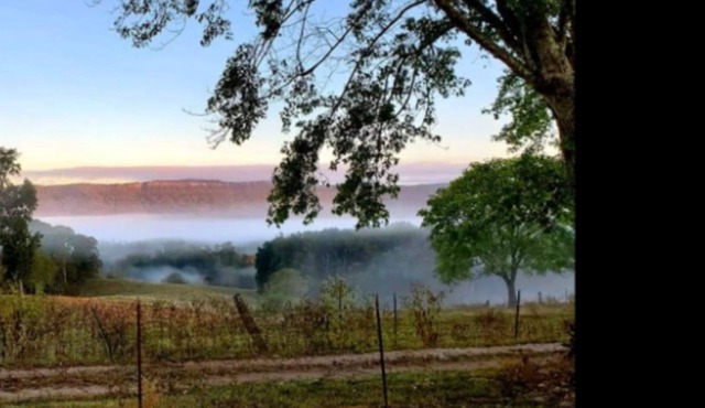 Beautiful 3 bedroom secluded farmhouse / mountain view / ride your atv to trail