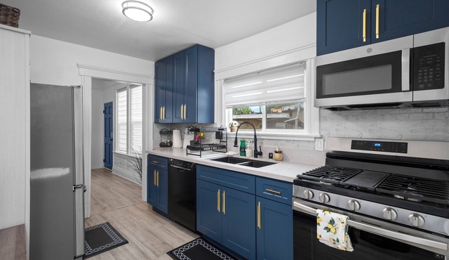 Beautiful 3-bedroom apartment in Long Beach