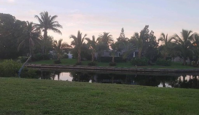 Beautiful 3 bedroom waterfront home Blue Door