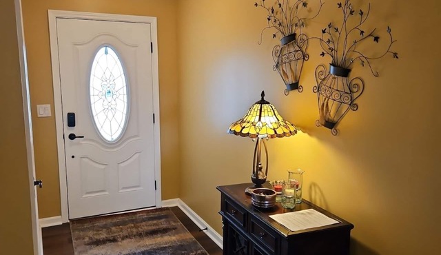 Beautiful 3-bedroom home close to Louisville!