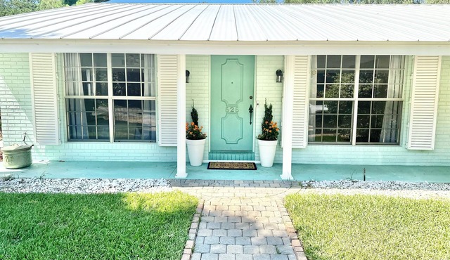 Beautiful 3-bedroom 2-bath barrier island property with a private pool!