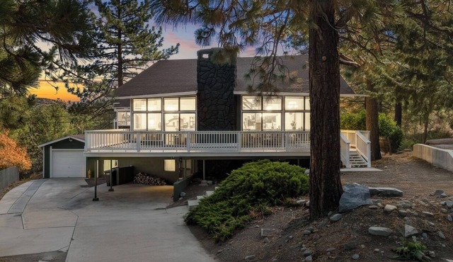 Beautiful 3-bedroom Chalet in Wrightwood perfect for your getaway