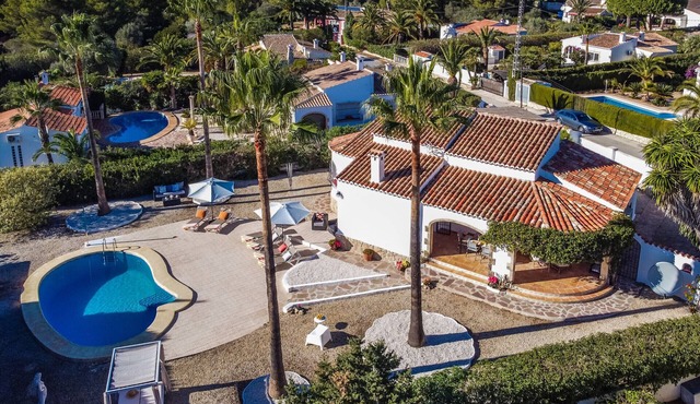 Beautiful 3 Bedroom Villa with Pool